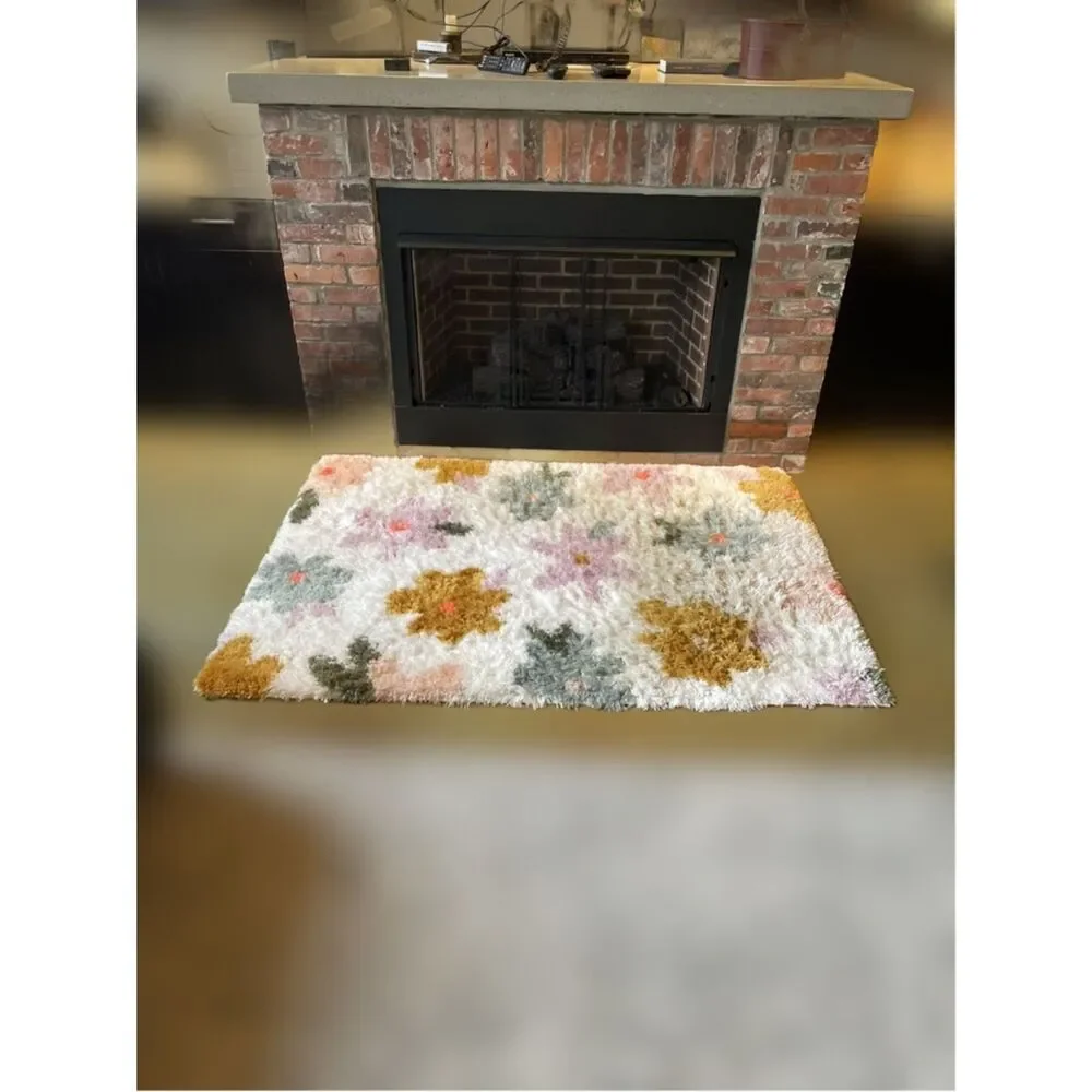 Pillowfort 60’s Vibe Kid’s Floral Shag Accent Rug (48”x 66”)